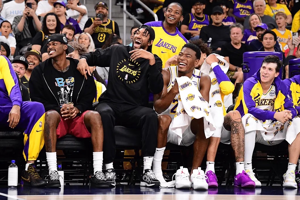 湖人险胜掘金,恩比德统治全场的简单介绍 湖人险胜掘金,恩比德统治全场的简单介绍