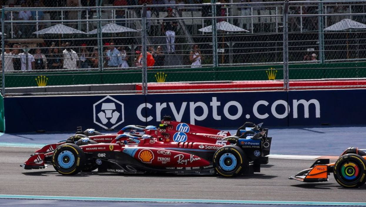 法拉利轻取哈斯车队，塞恩斯关键制胜