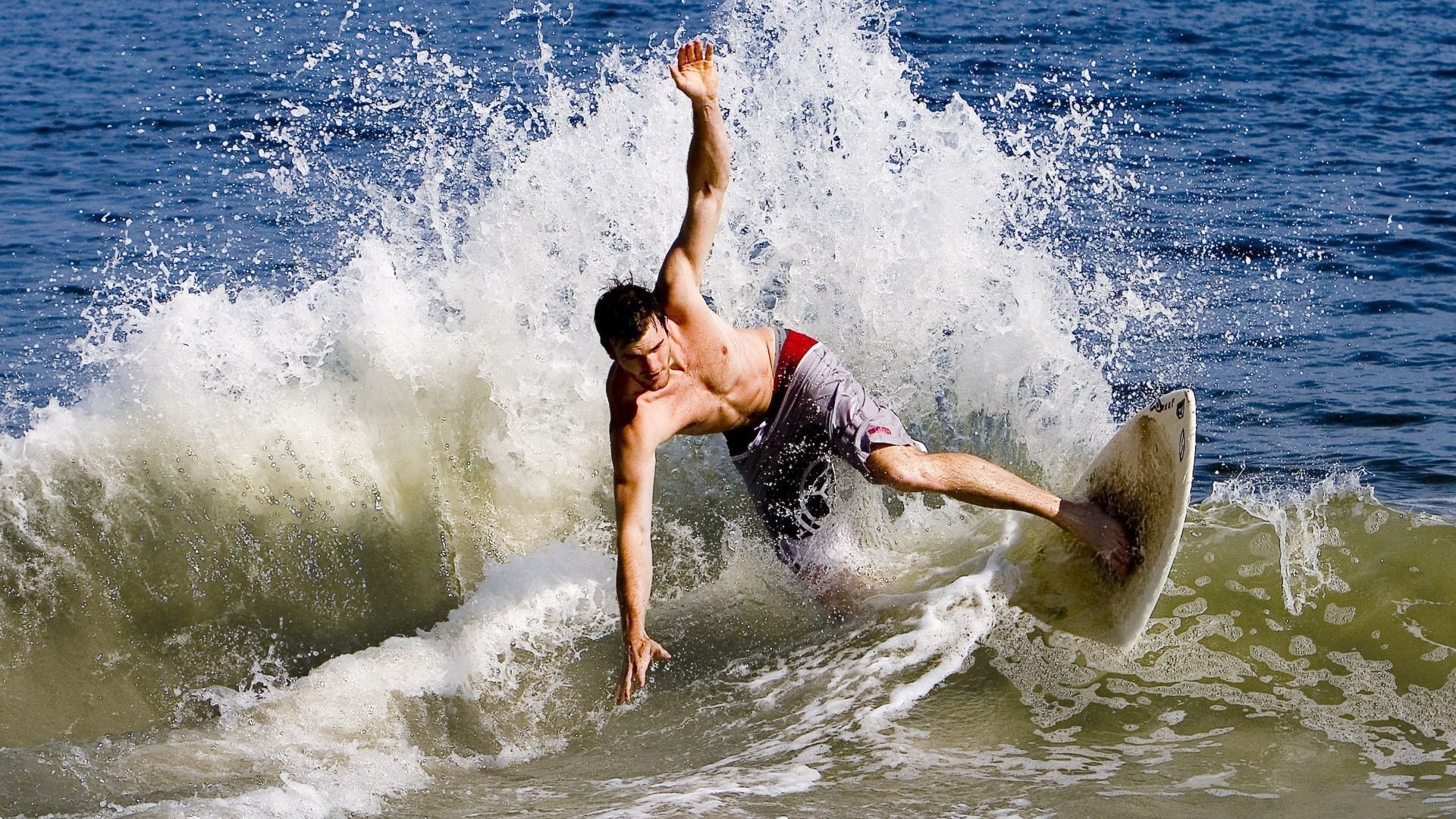 数据风暴席卷平行赛场，武切维奇能力迁移助深圳逆袭虚拟勇士