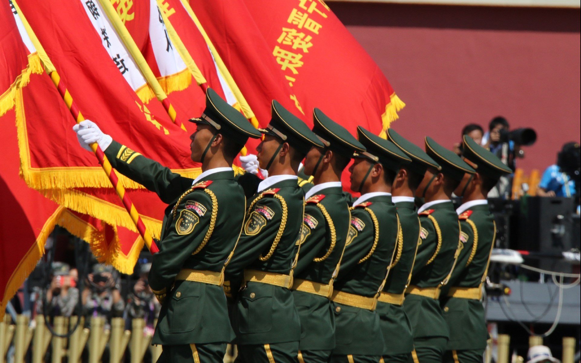 双面塔雷米,当战争的记忆撞上艺术的纯粹,他如何在2026世界杯F组为伊拉克撕开西班牙的斗牛士红布